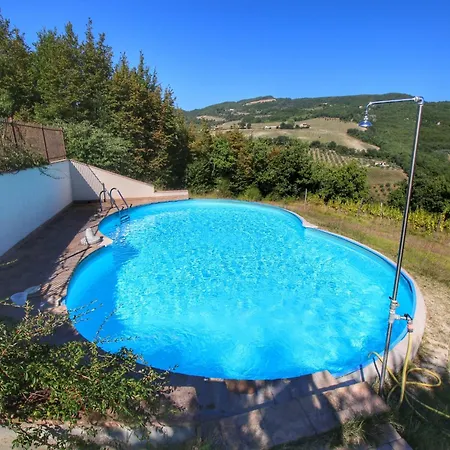 Vakantiehuis With Pool Near