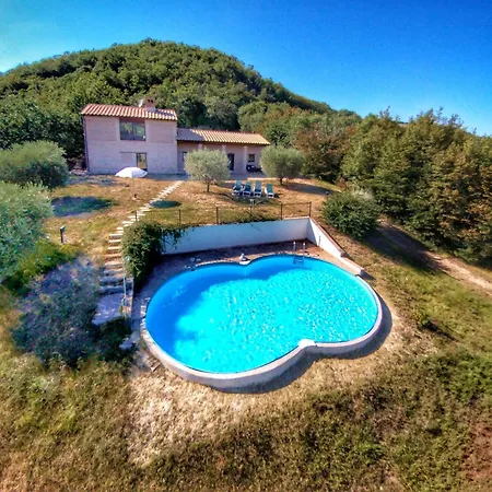 With Pool Near Vakantiehuis