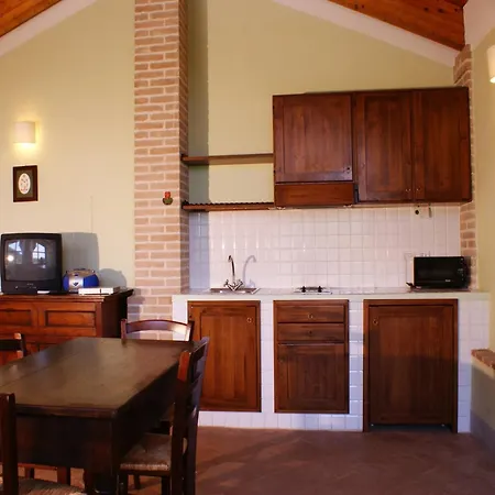 With Pool Near Casa vacanze *