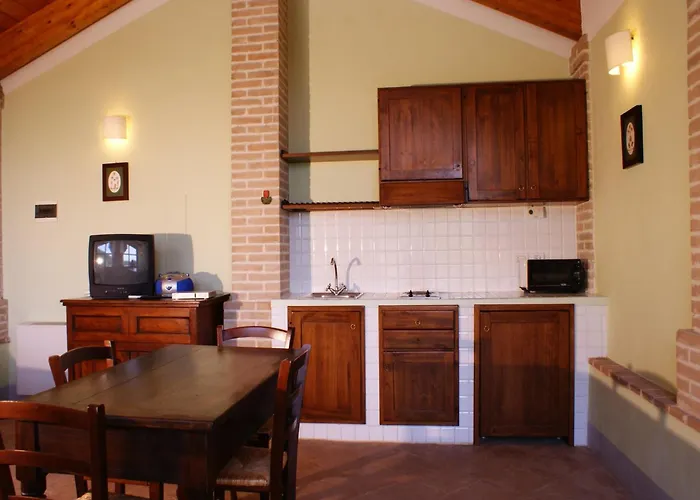 With Pool Near Casa vacanze *