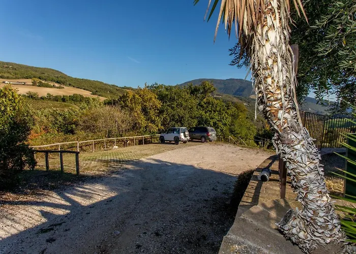 With Pool Near Casa vacanze *