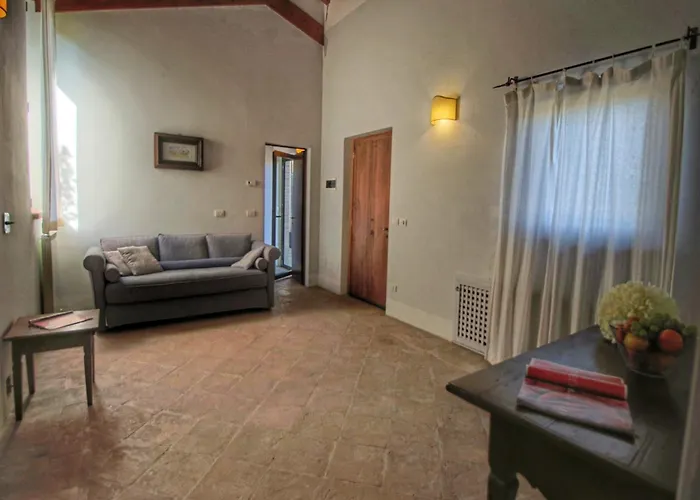 Casa vacanze With Pool Near